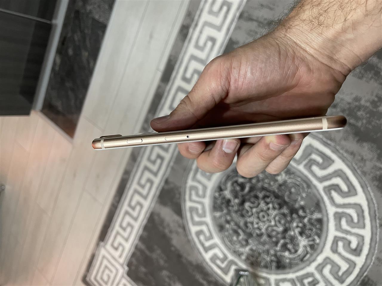 iphone-8-plus-gold