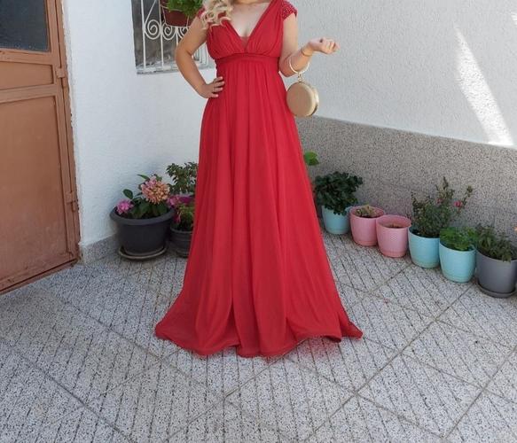 Fustan