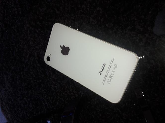 iPhone 4 i bardh 
