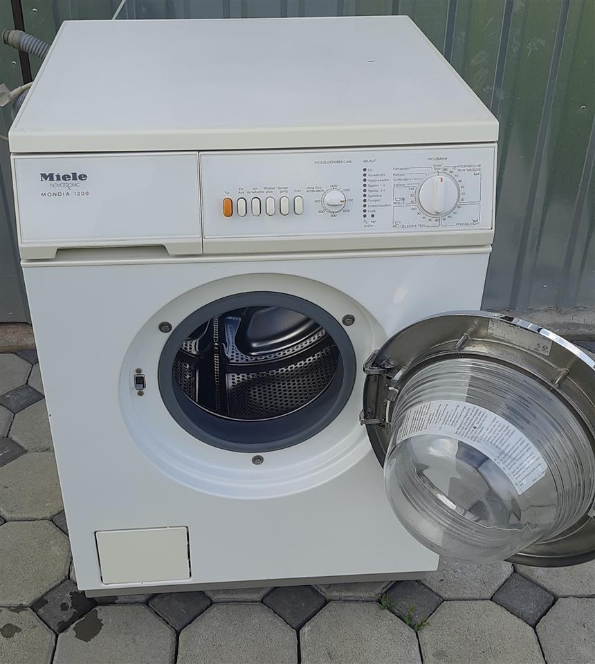 Lavatriqe-Miele