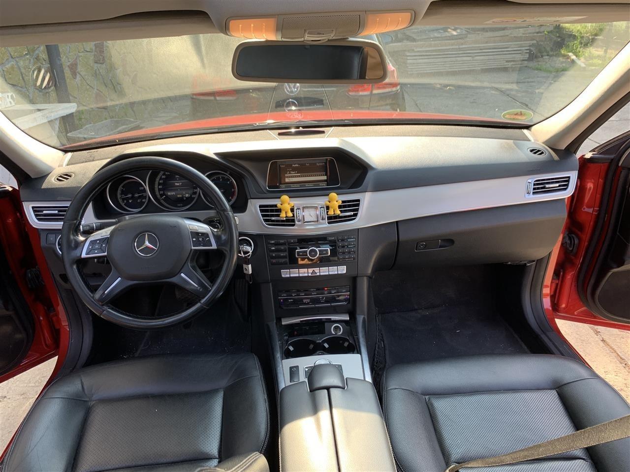 Mercedes-e220-