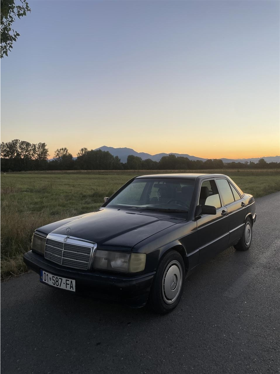 Shitet-mercedes-benz-190