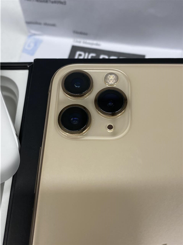 Iphone 11 pro max Gold 