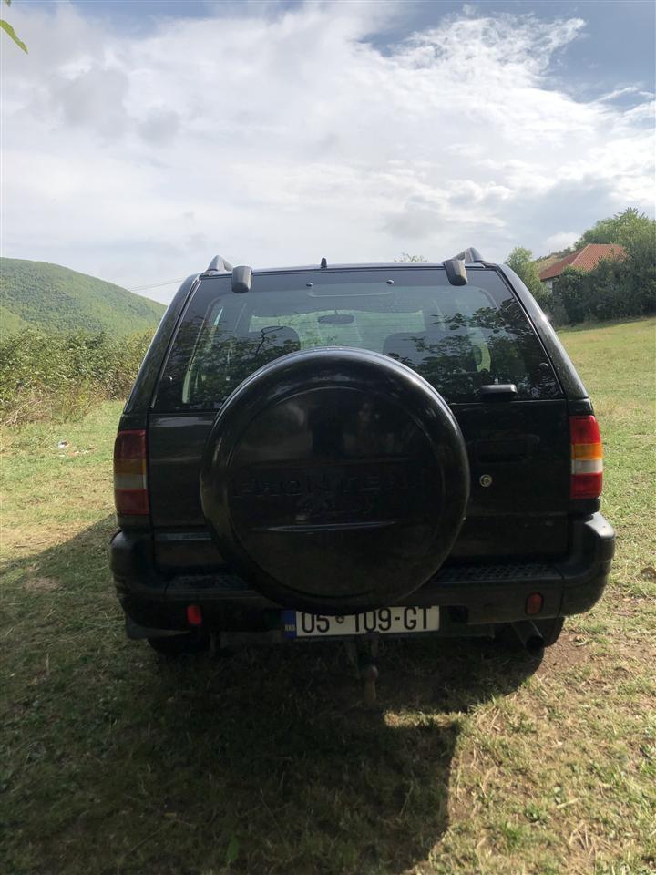 Opel-frontera-B
