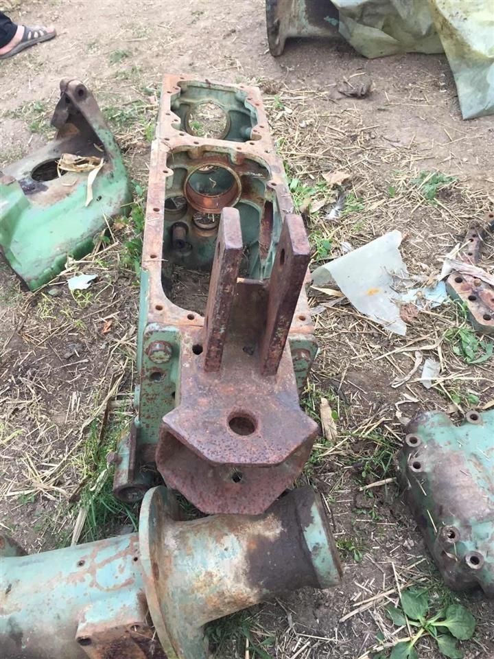 Pjes-per-traktor-buher-
