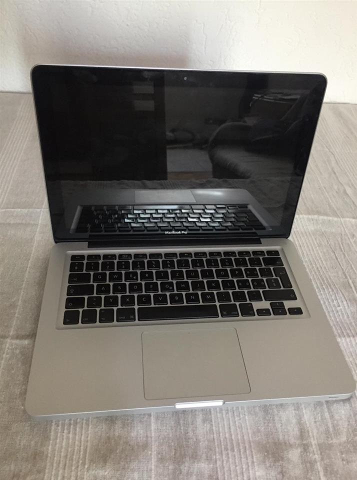 MACBOOK-PRO--Intel-Core-2-duo-SSD--mid-2010