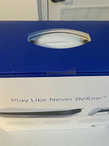Playstation 5 Disc, 2 Controllers