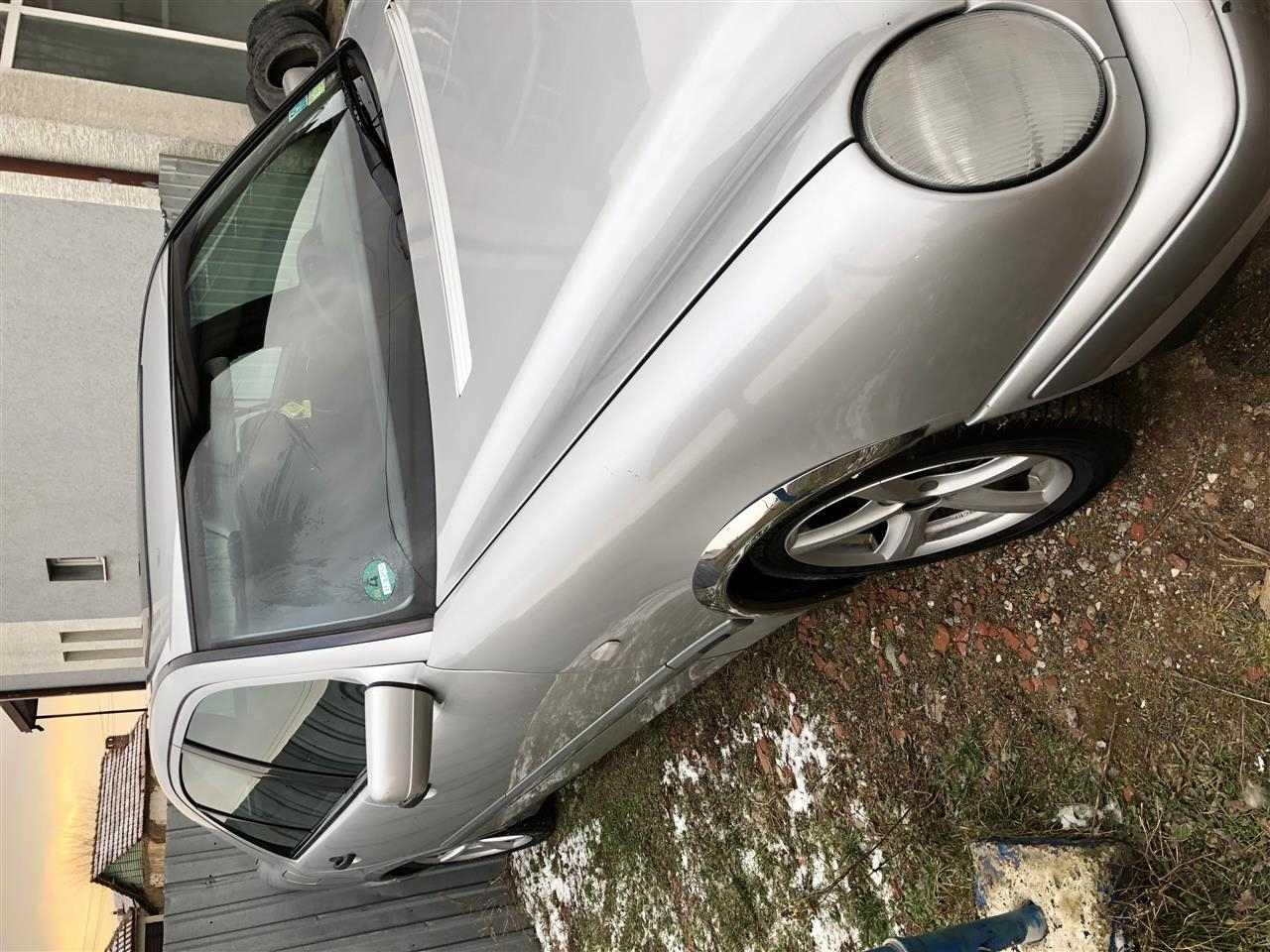 Shes-mercedes-E200