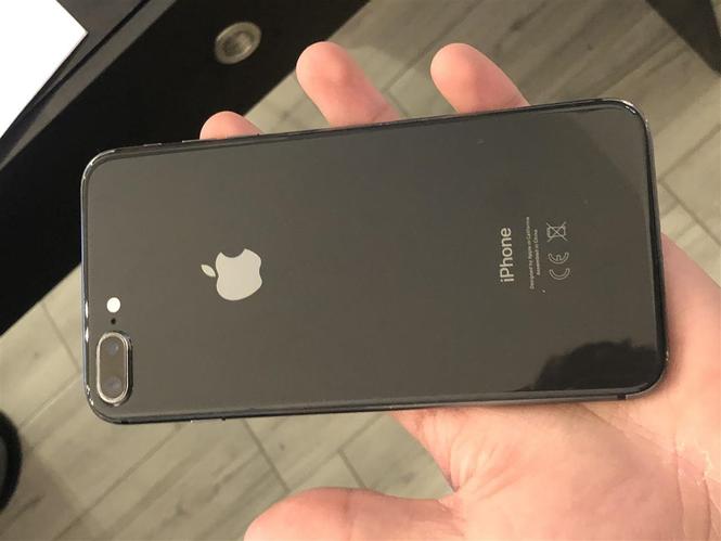 Iphone 8 plus 64gb CE