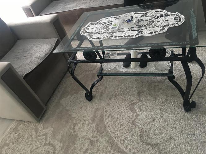 Tavolinë mesi