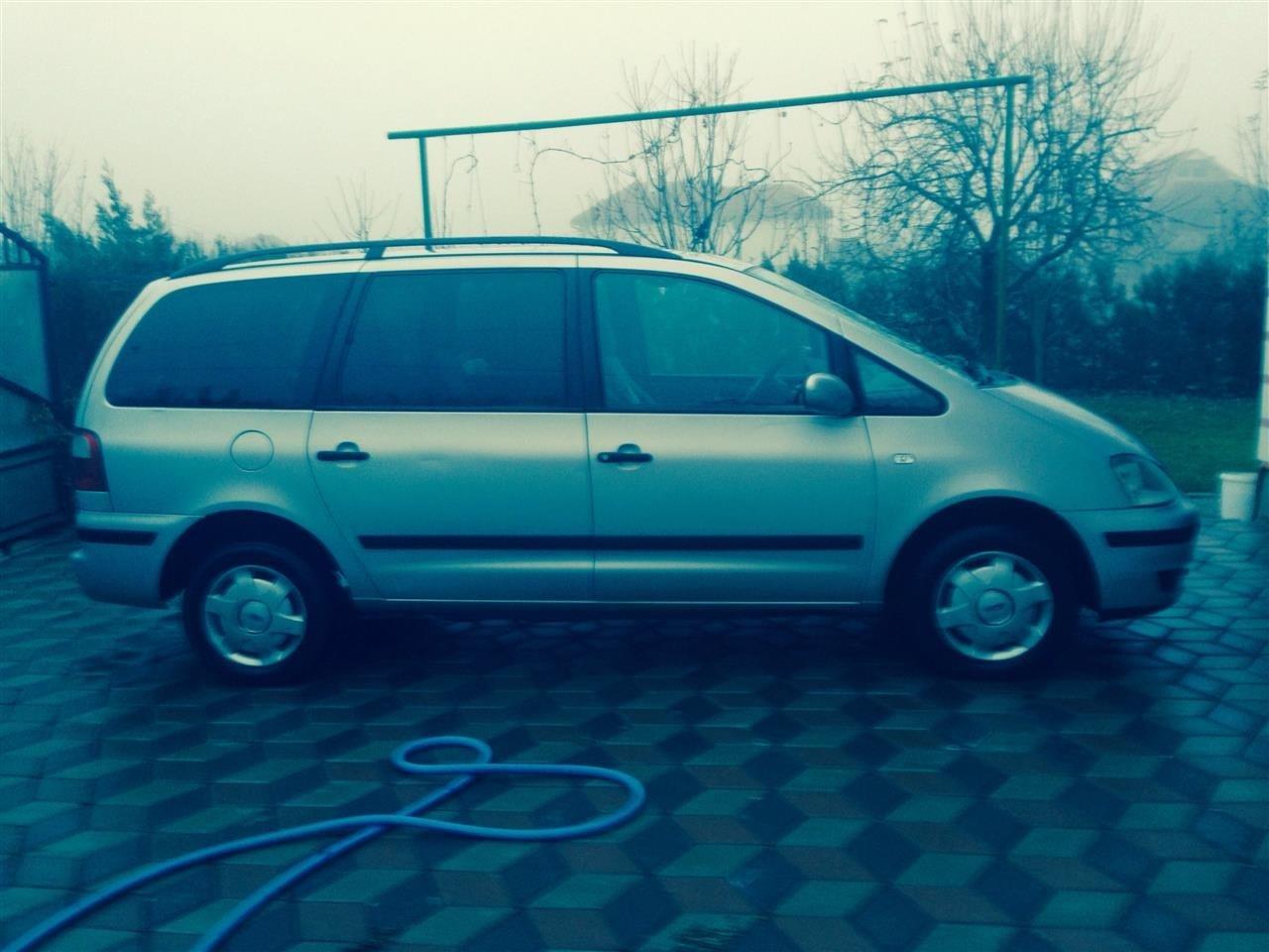 Ford-Galaxy--01-