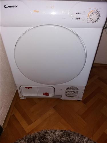 Makinë për tharjen e rrobave