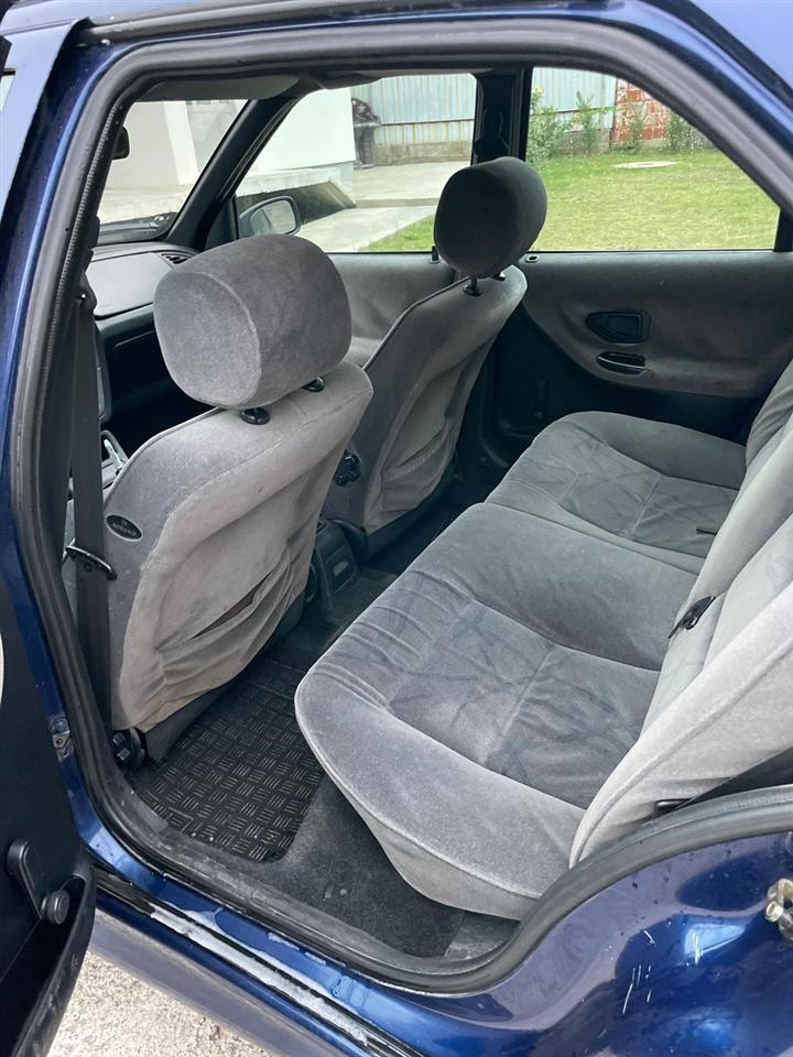 Peugeot-306