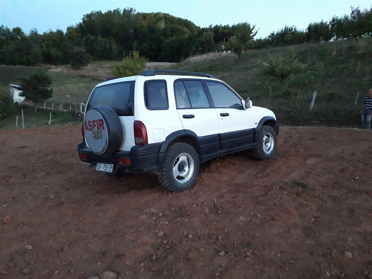 Suzuki-grand-vitara