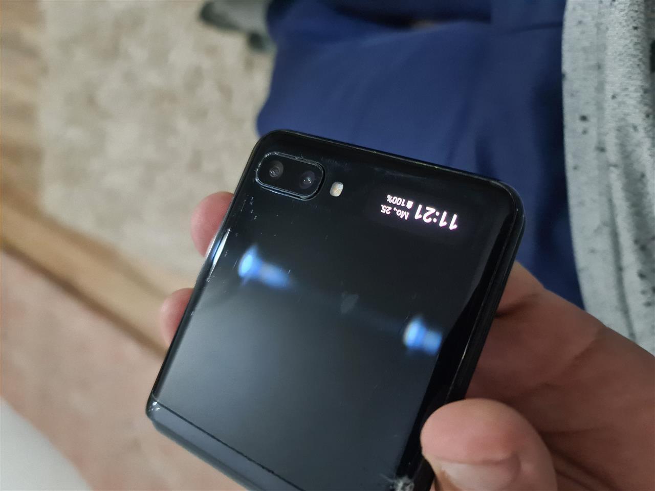 Galaxy-z-flip