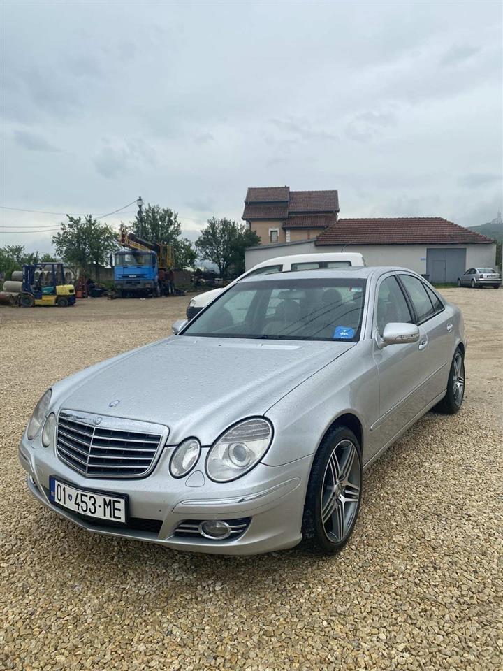 Mercedes-E220