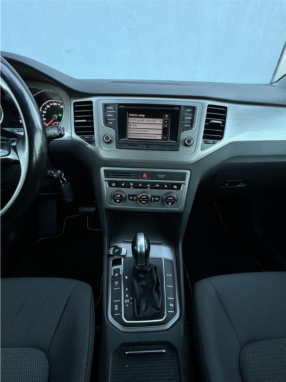 VW-Volkswagen-Golf-Sportvan-1-6-TDI---2015-2015
