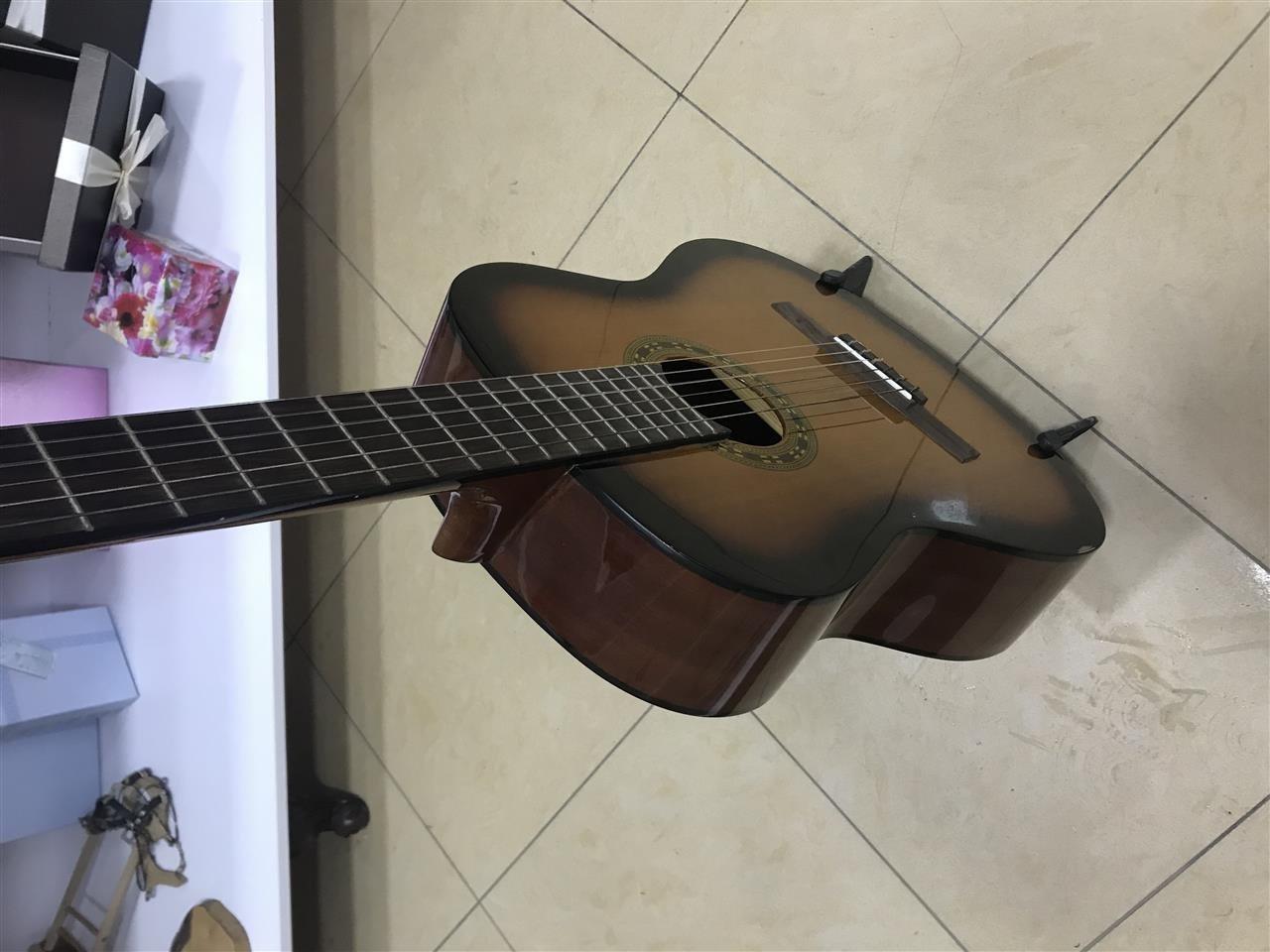 Gitare-klasike-