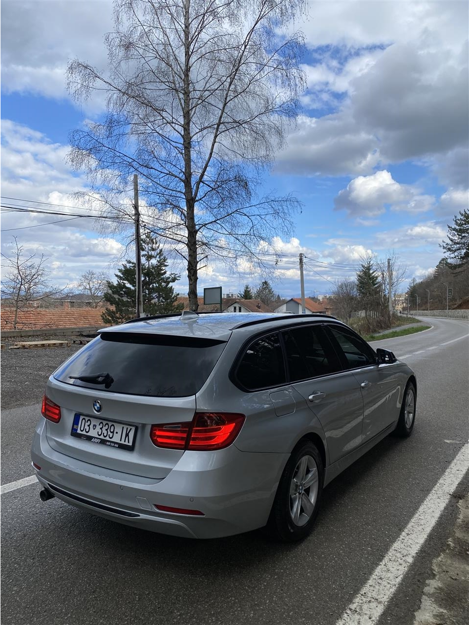 BMW-320D-----
