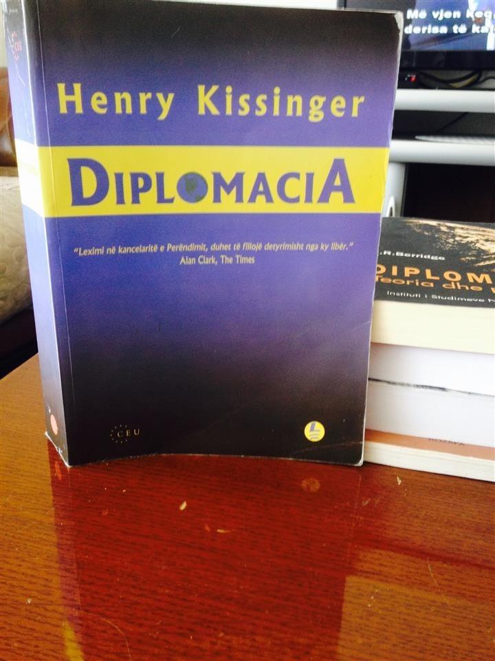 Libra-Diplomacis