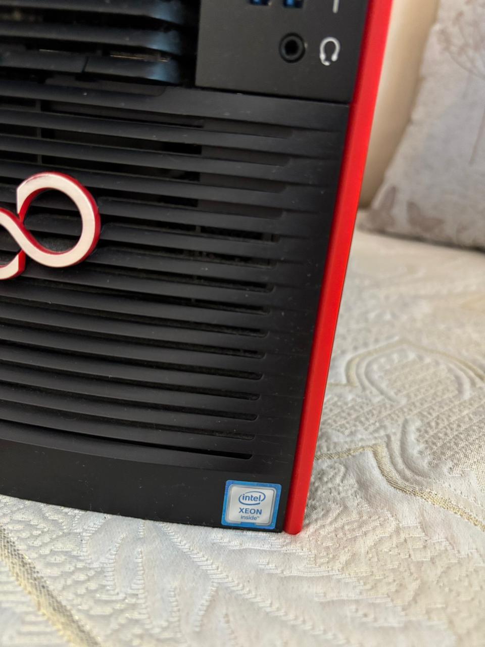 Fujitsu-Celsius-M770