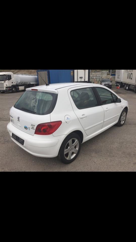 Peugeot-307