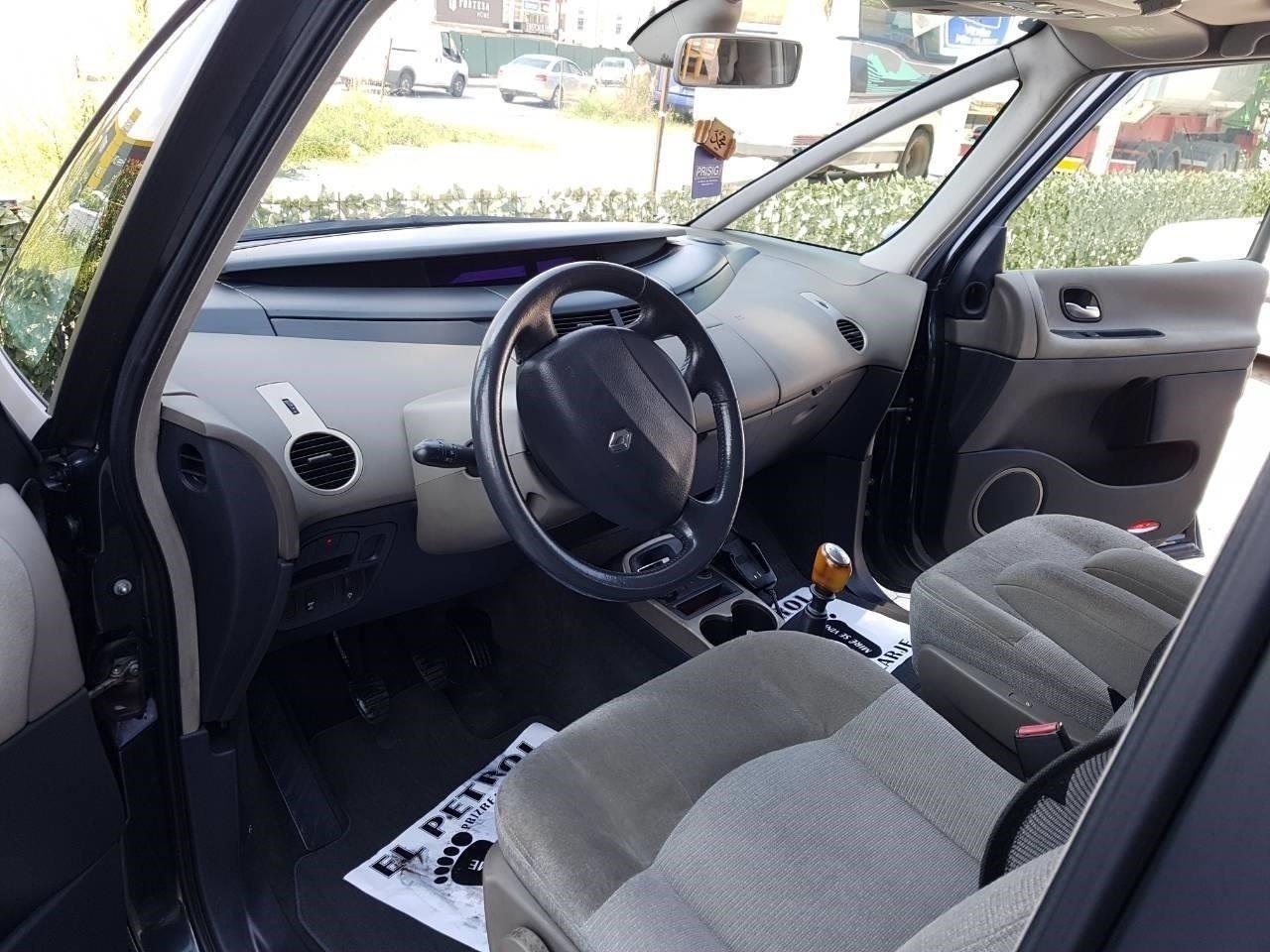 Shes-renault-espace