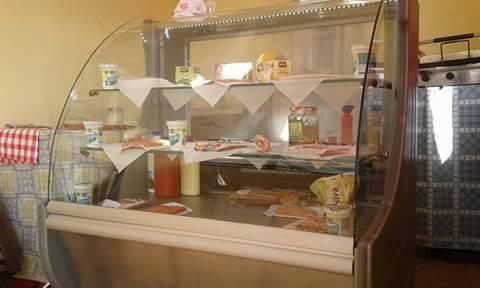 Vitrin-dhe-toster
