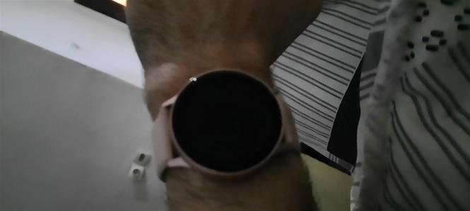Smart watch (or e menqur)
