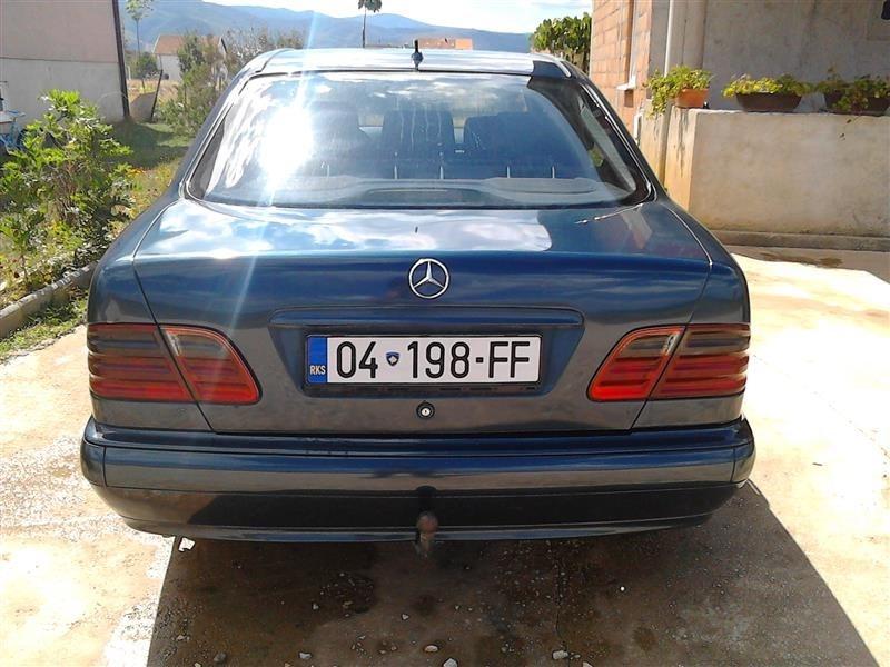 Mercede-Benz-E-220--00