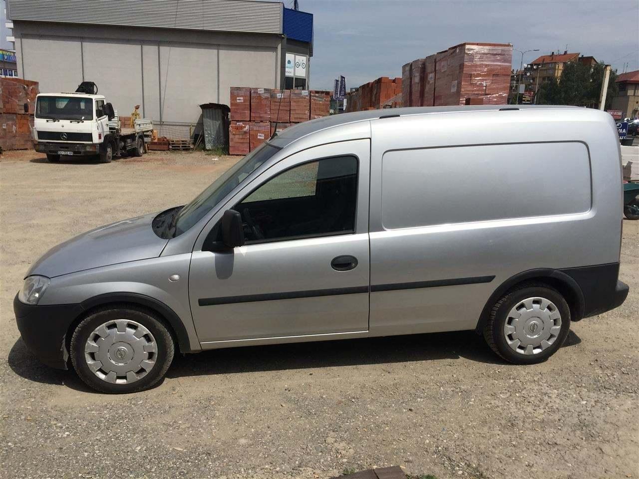 Opel-Combo--06