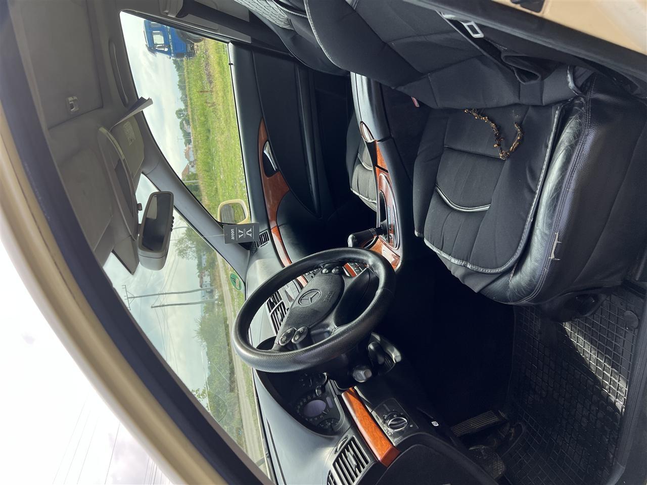 Mecedes-benz-E200