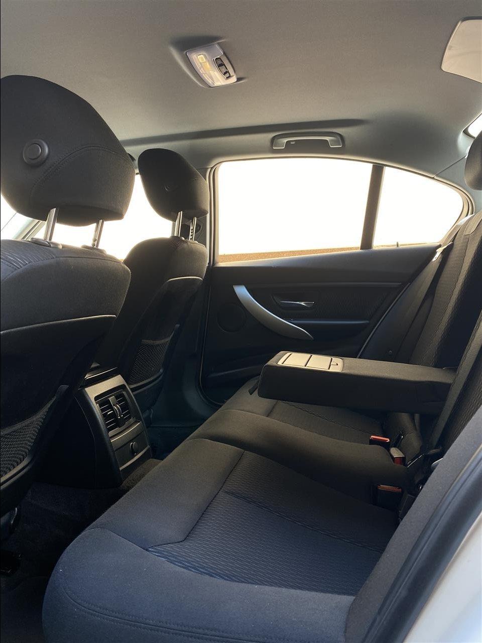 BMW-320d-