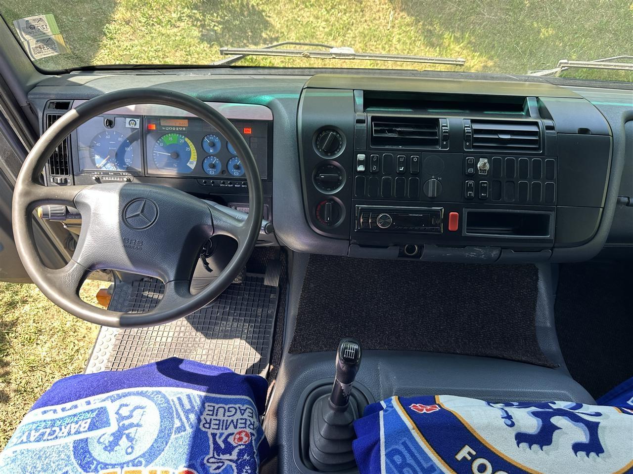 Mercedes-Atego-1523