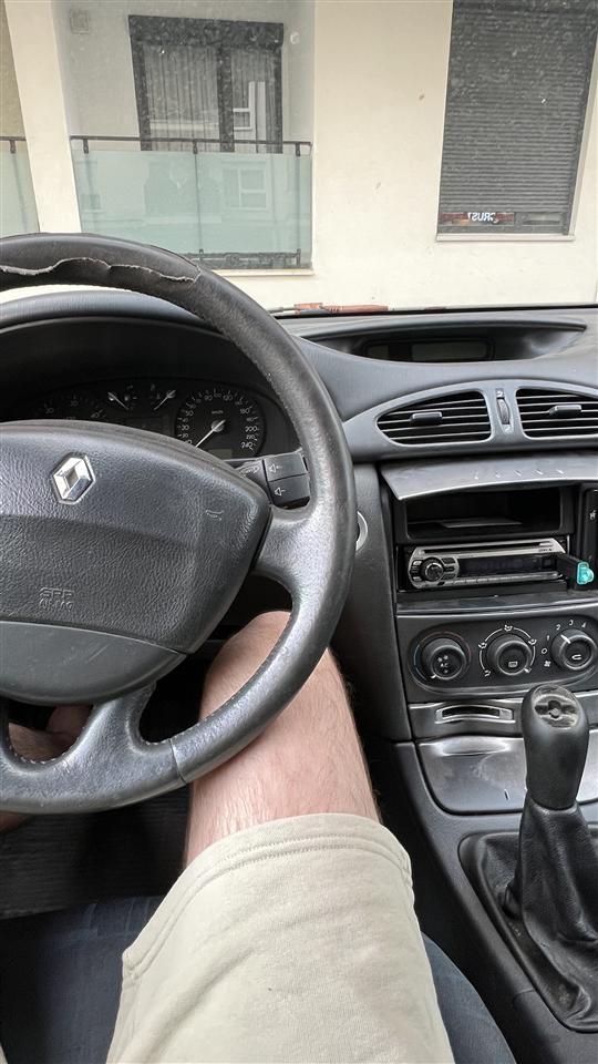 Shitet-renault-laguna--1-9