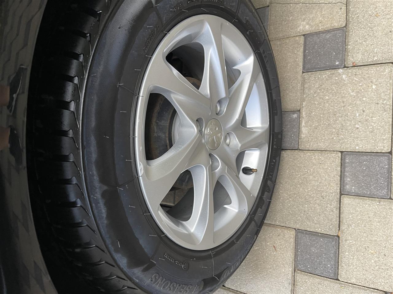 peugeot-208-1-2-benzin-pa-dogan