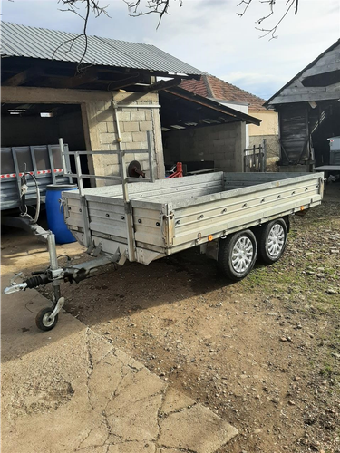 Auto prikolica