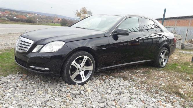 E220 
