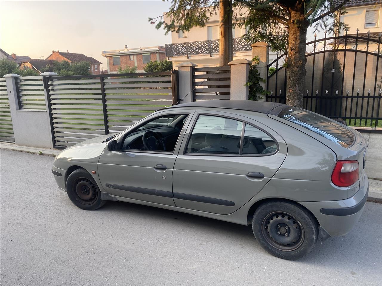 RENAULT