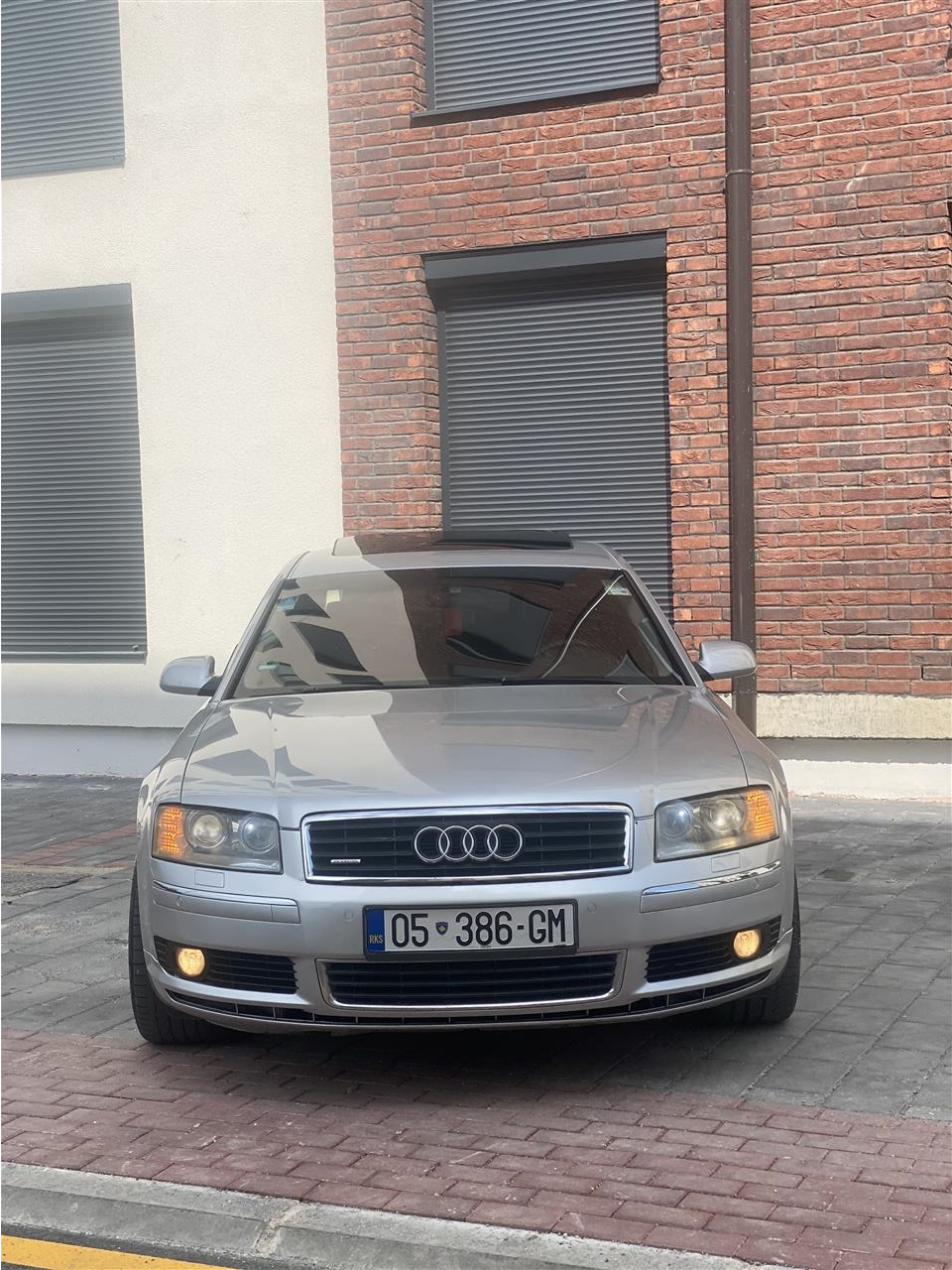 AUDI-A8
