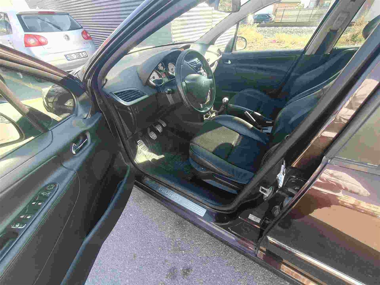 Peugeot-207-1-6-Hdi-Premium