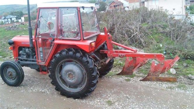 traktor imt 539 