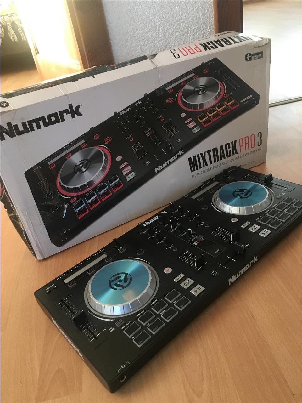 Controller-Numark-Mixtrack-pro-3