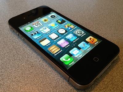 Shes iPhone 4S