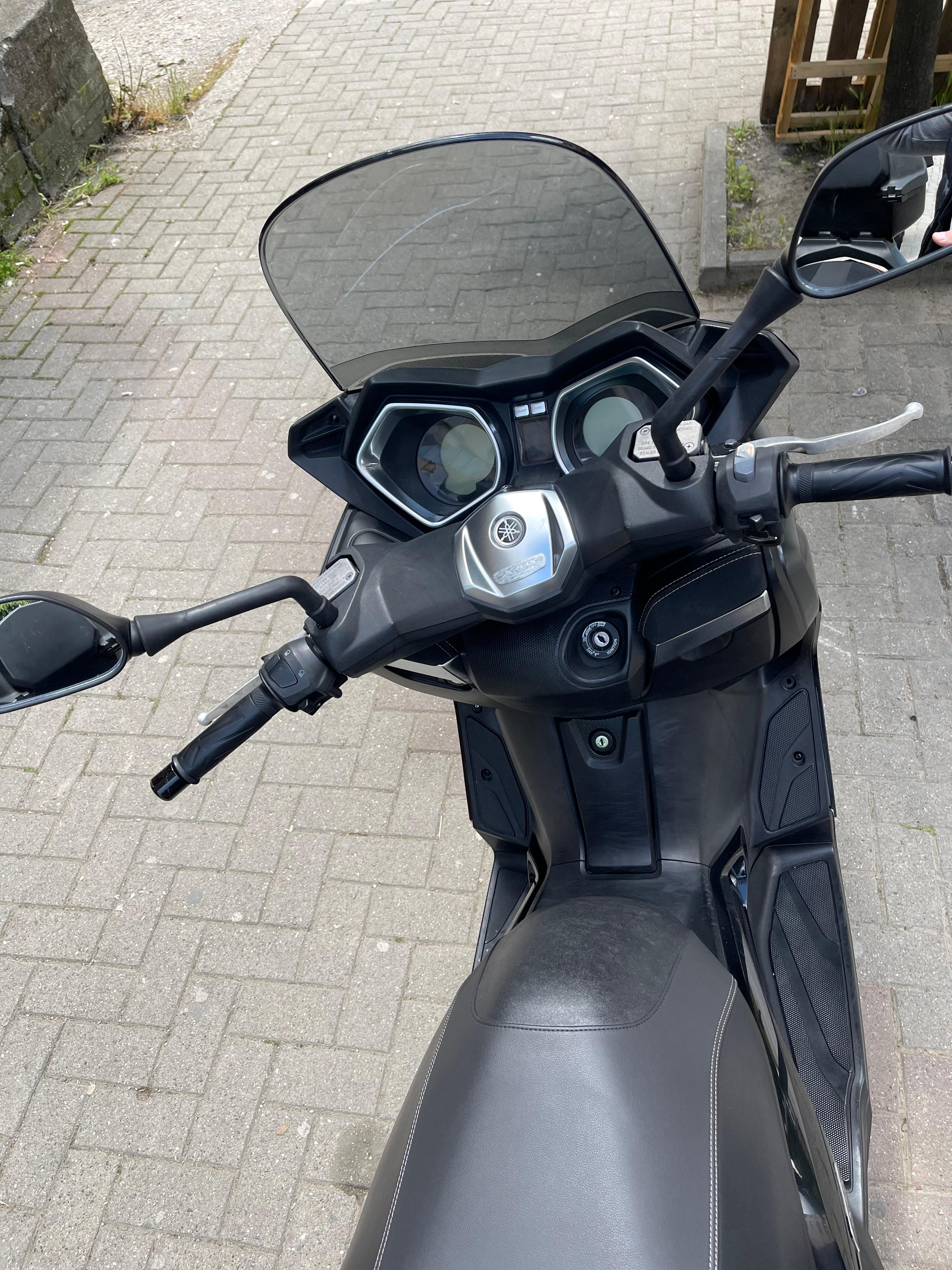 X-max