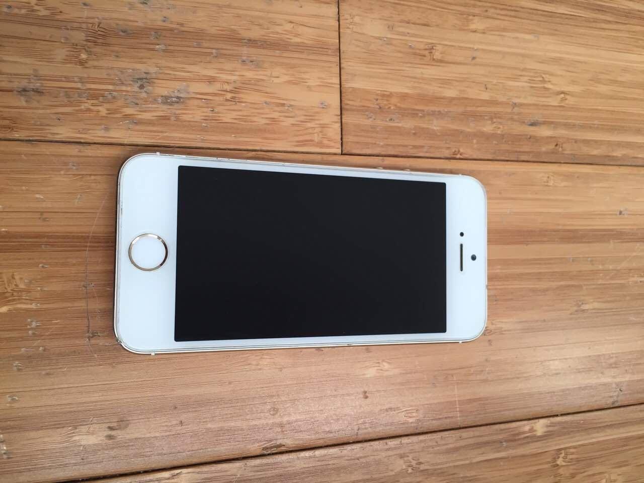Iphone-5s-GOLD-