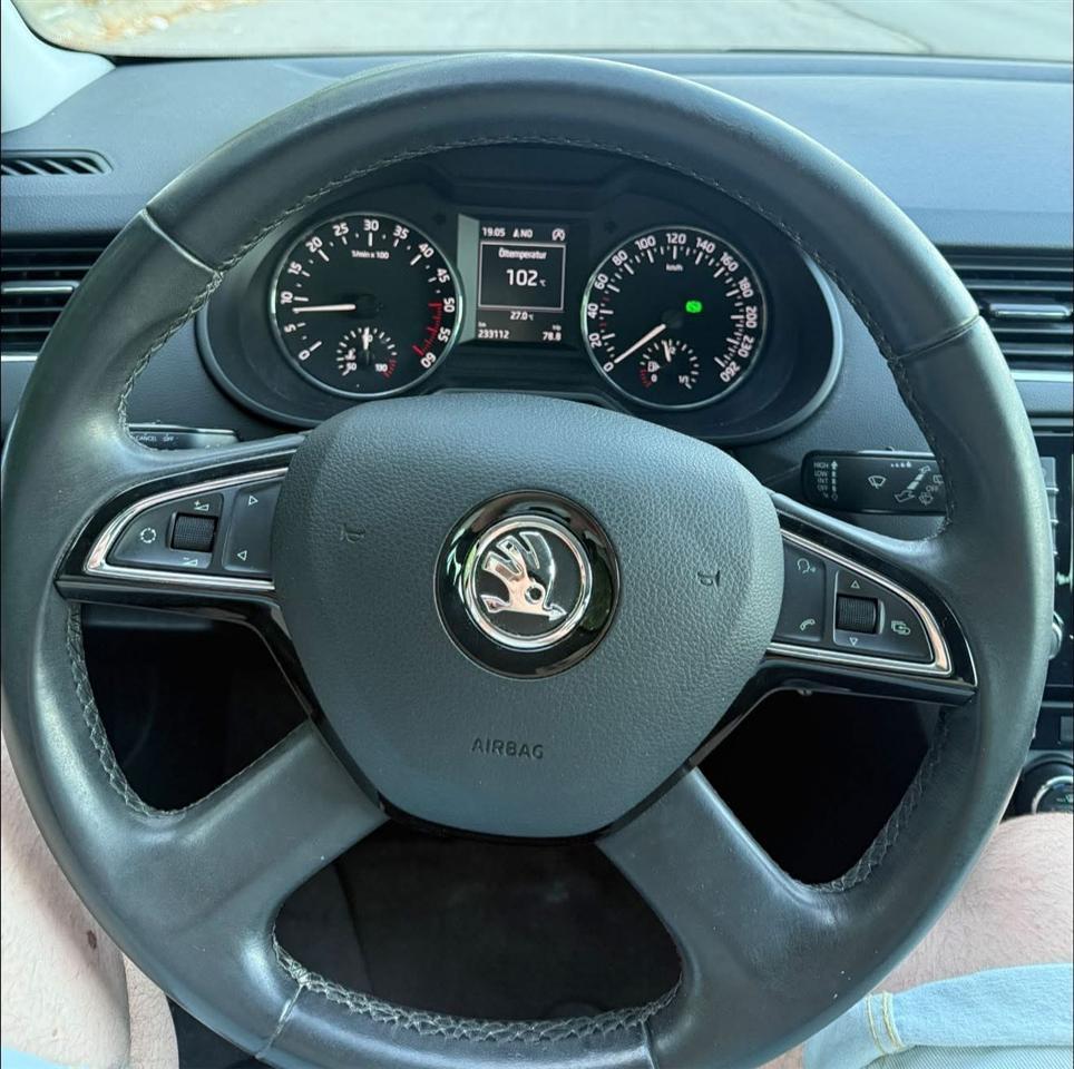 SKODA-OKTAVIA-----2-0-TDI-SWISS-4x4-DSG