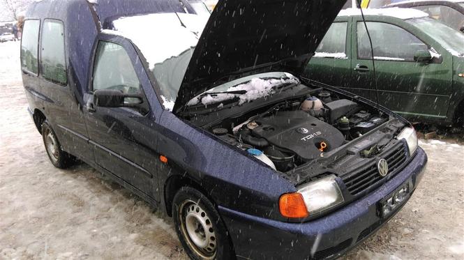 VW Caddy -03