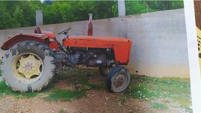 Traktor Ursus 