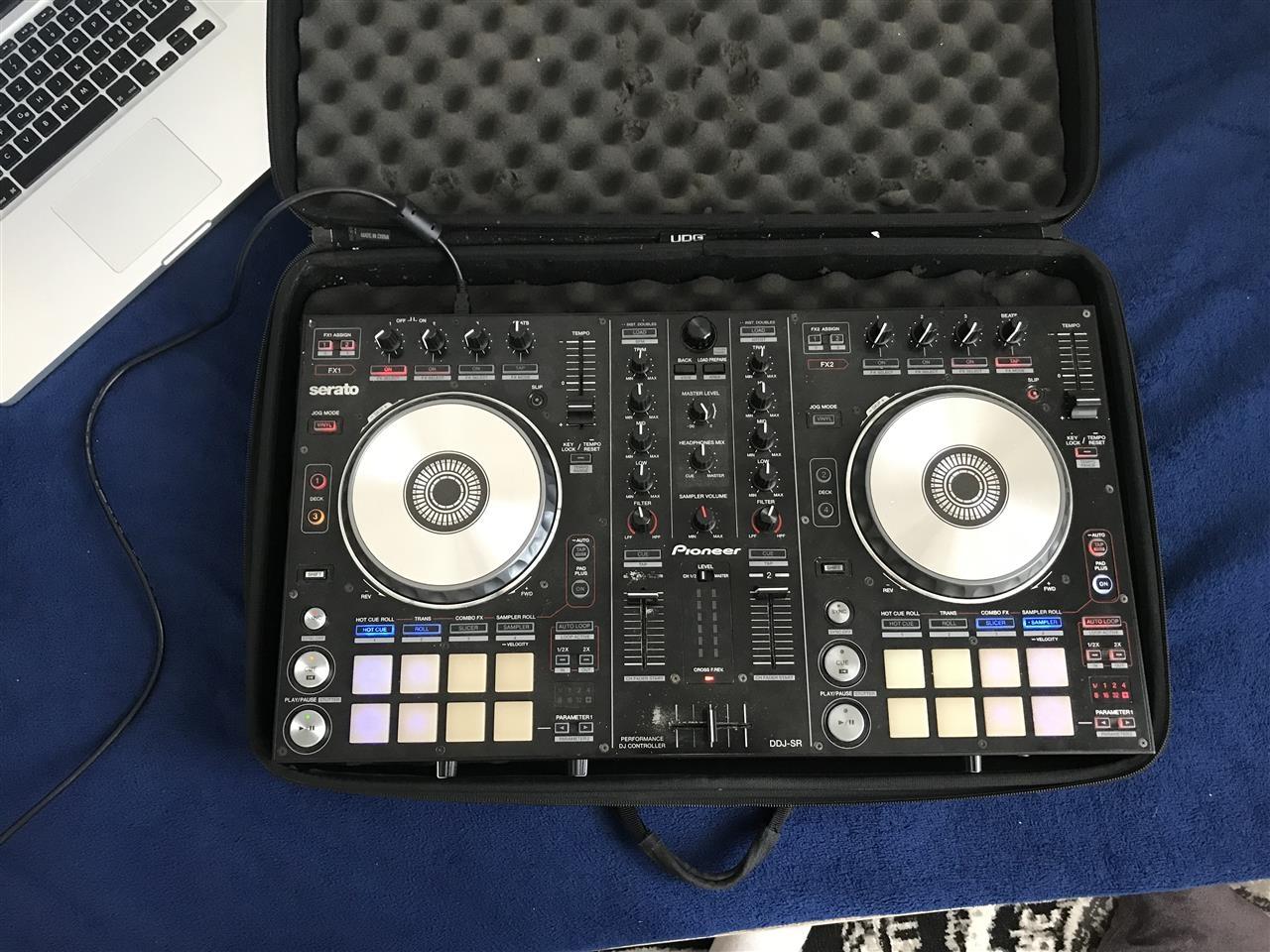 Shitet-controlleri-per-DJ